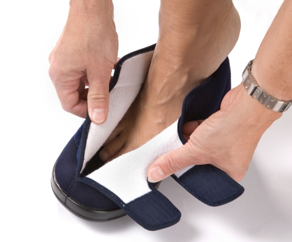 Varomed Verbandschuh GENUA Klettschuh Weite L