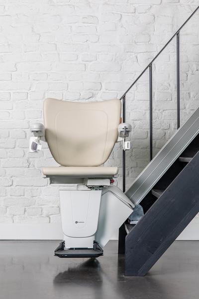Handicare Gerader Treppenlift 1100 - der Schlankste auf dem Markt
